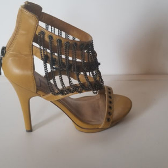 Shoes - Picture 2 of 3